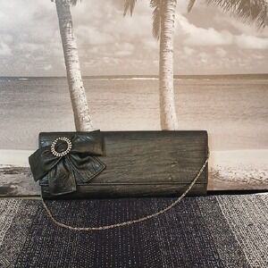 Icing Black Clutch with Bow and Chain Strap